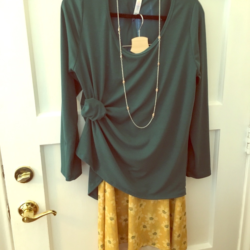 Lularoe xl lynnae with large azure.